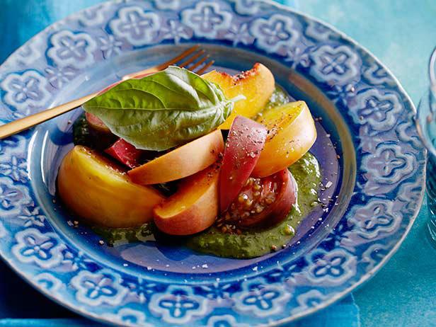 Tomato Peach Salad with Basil_image