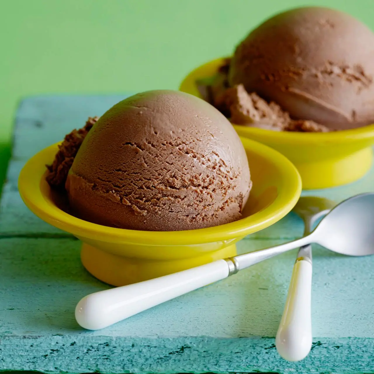 Easy homemade chocolate ice cream recipe for ice cream maker online