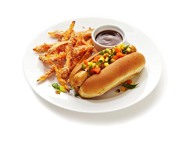 https://food.fnr.sndimg.com/content/dam/images/food/fullset/2013/5/1/0/FNM_060113-Chicken-Dogs-With-Sweet-Potato-Fries-Recipe_s4x3.jpg.rend.hgtvcom.616.462.suffix/1389305596100.jpeg