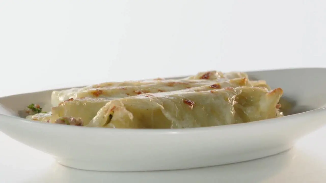 Meat-Filled Cannelloni Shells
