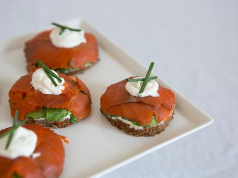 Open Face Smoked Salmon Finger Sandwiches with Herbed Horseradish Cream Cheese
