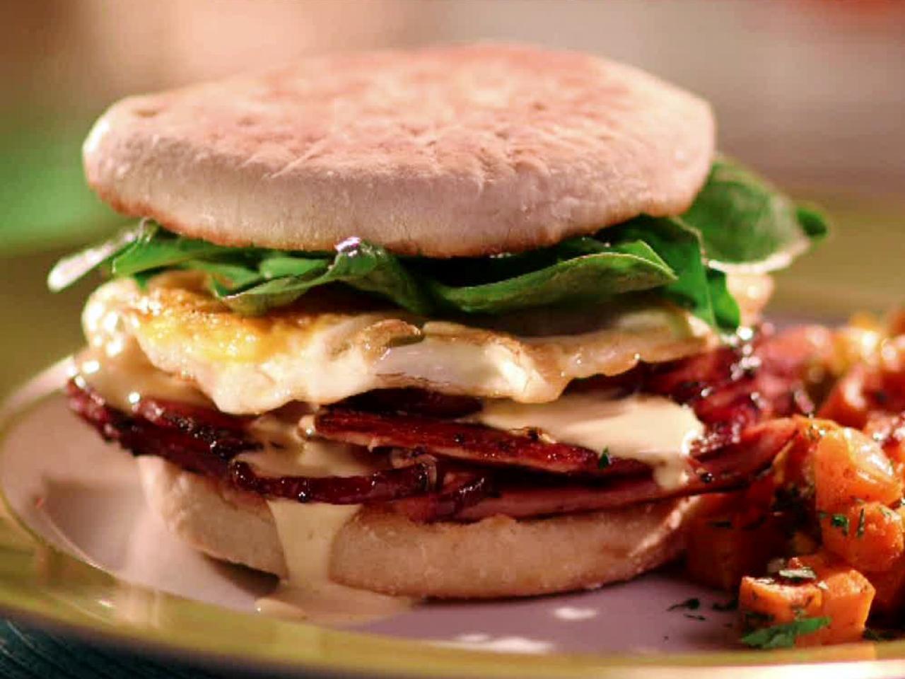 Spinach, Ham & Pepper Jack Cheese Breakfast Sandwich - plus a GIVEAWAY!