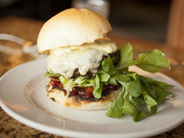 Grilled American Lamb Burger With Smoked Tomato and Mint Jam, Havarti Cheese and Arugula