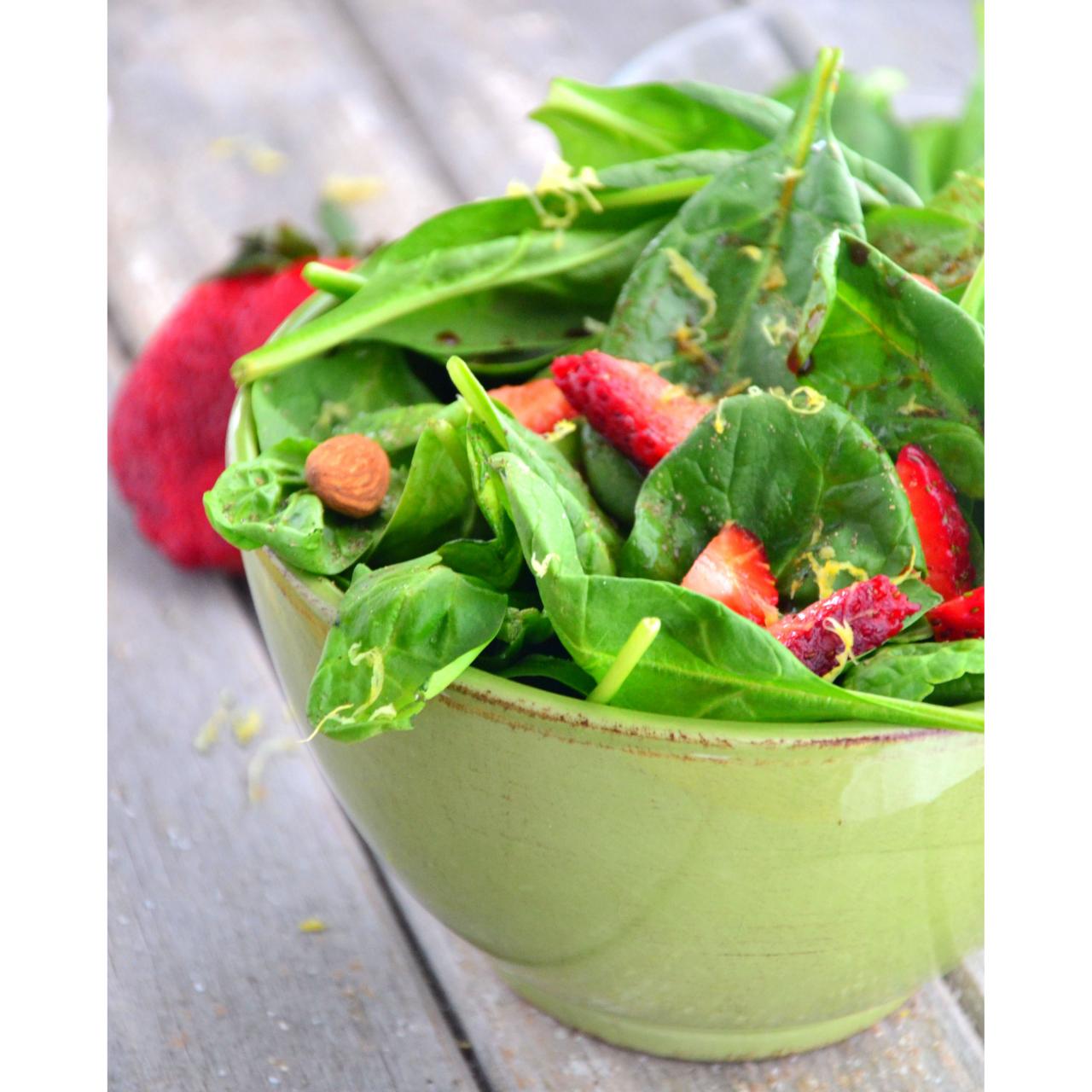 https://food.fnr.sndimg.com/content/dam/images/food/fullset/2013/5/8/0/HE_Spinach-Almond-Salad_s4x3.jpg.rend.hgtvcom.1280.1280.suffix/1371616262339.jpeg