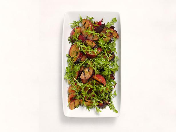 Arugula With Grilled Plums_image