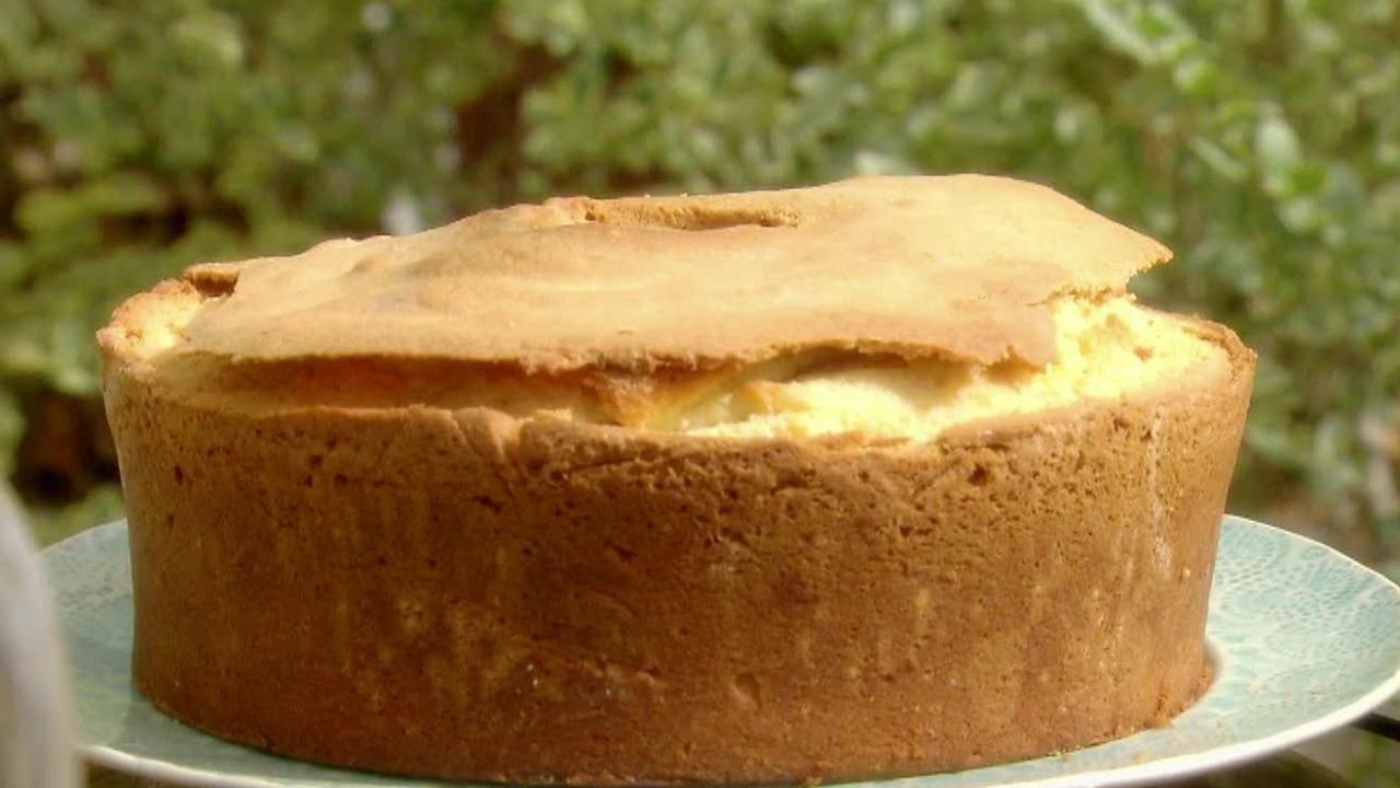 Cold Oven Pound Cake - The Midnight Baker