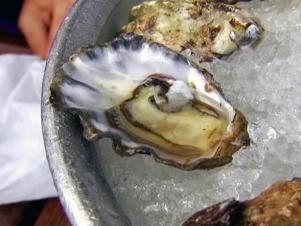 EV0106_Kumamoto-oysters-Hog-Island-Co_s4x3