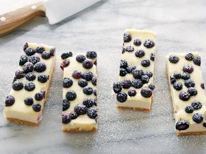 Cctul301_lemon Blueberry Cheesecake Bars Recipe_s4x3