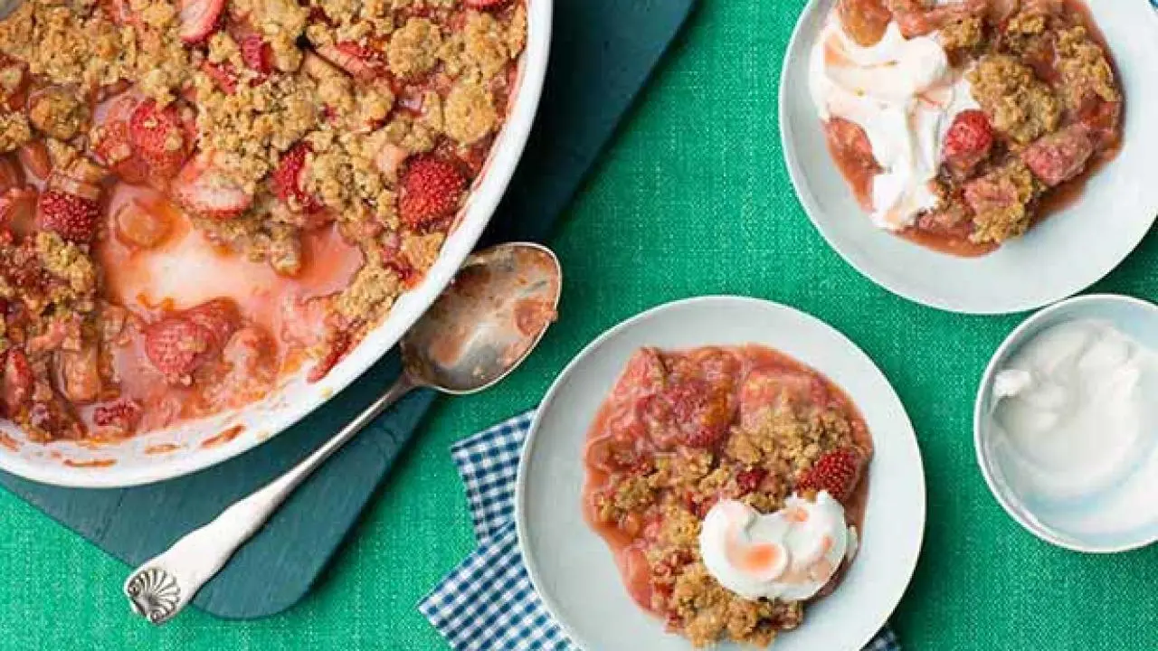 Strawberry Rhubarb Crisp