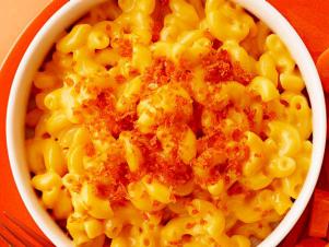 FNM_090113-Crunch-Topped-Mac-and-Cheese-Recipe_s4x3