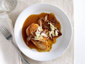 FNM_090113-50-Chicken-Dinners-Blue-Cheese-Shallot-Recipe_s4x3