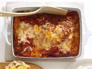 FNM_090113-50-Chicken-Parmesan_s4x3