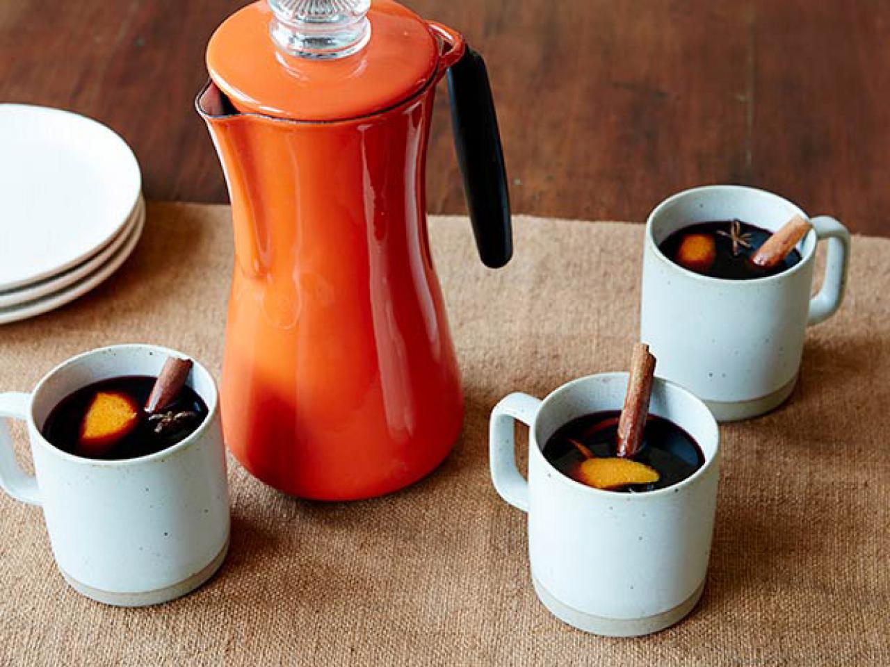 Mulled Wine Carafe & Warmer, Holiday Drinks