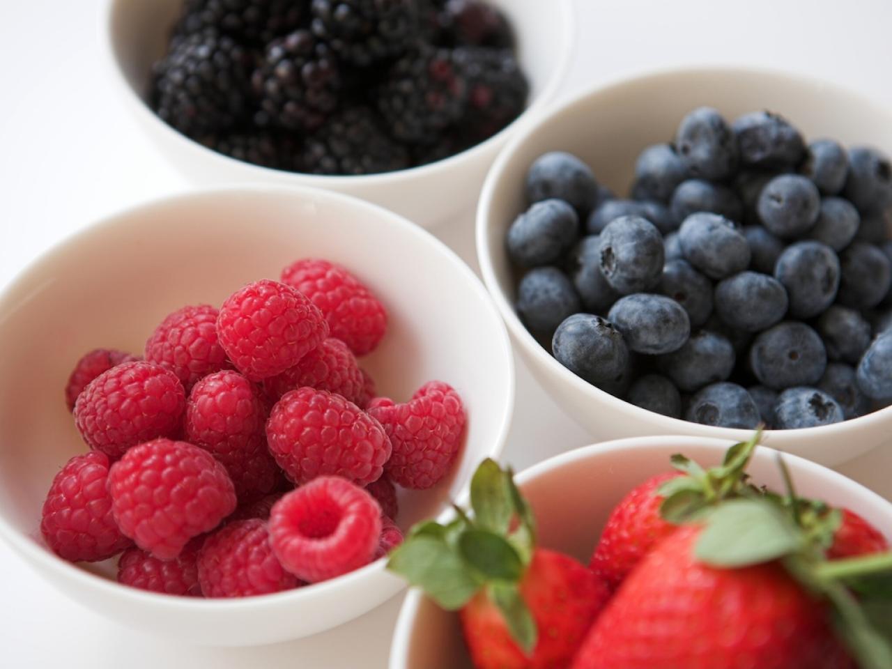 33 Fruits and Veggies You Should Refrigerate and 7 You Shouldn't