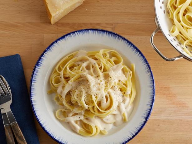 Ree Drummond's Alfredo Sauce for Alex's 16th Birthday as seen on Food Network's The Pioneer Woman