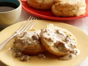 SAUSAGE GRAVYRee DrummondThe Pioneer Woman/Breakfast DeliveryFood NetworkBreakfast Sausage, AllpurposeFlour, Milk, Seasoned Salt, Biscuits