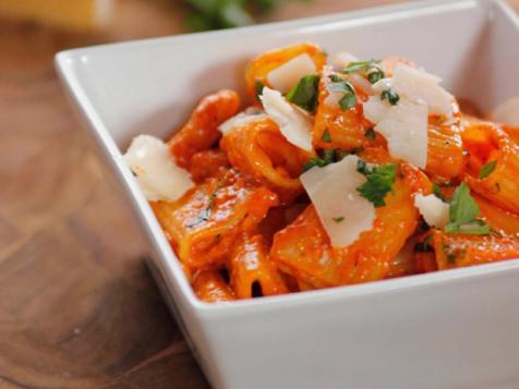 Quick and Easy Roasted Red Pepper Pasta