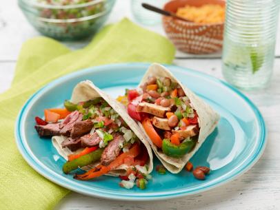 Chef Name: Ree DrummondFull Recipe Name: Chicken and Beef FajitasTalent Recipe: Ree Drummondâ  s Chicken and Beef Fajitas, as seen on Food Networkâ  s The Pioneer WomanFNK Recipe: Project: Foodnetwork.com, CINCO/SUMMER/FATHERSDAYShow Name: The Pioneer Woman