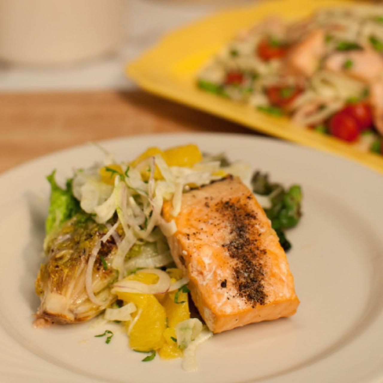 https://food.fnr.sndimg.com/content/dam/images/food/fullset/2014/1/28/0/KC0103_Grilled-Salmon-and-Citrus-Fennel-Salad_s4x3.jpg.rend.hgtvcom.1280.1280.suffix/1390961811075.jpeg