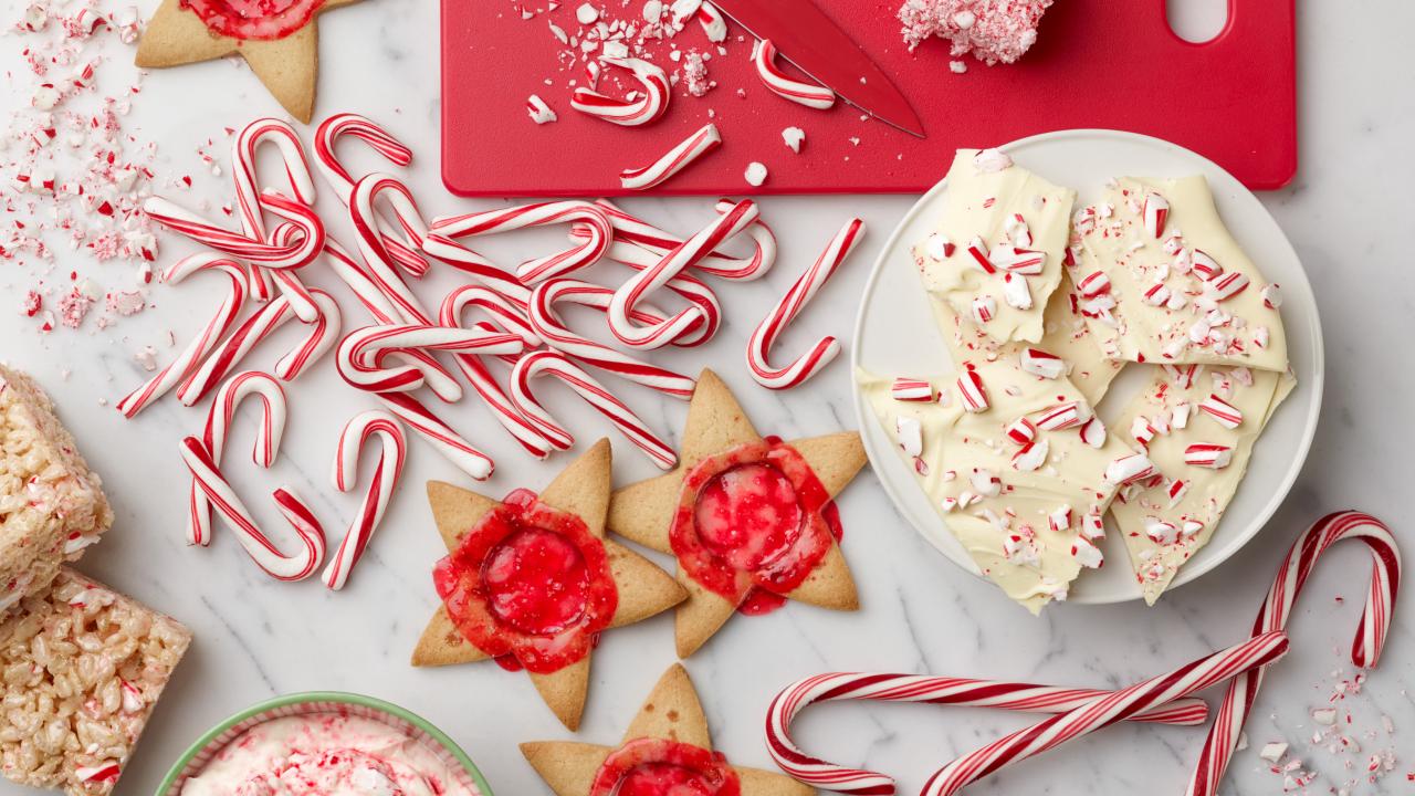 https://food.fnr.sndimg.com/content/dam/images/food/fullset/2014/10/21/0/FNK_10-Holiday-Treats-to-Make-with-Candy-Canes-Opener_s4x3.jpg.rend.hgtvcom.1280.720.suffix/1413943326407.jpeg