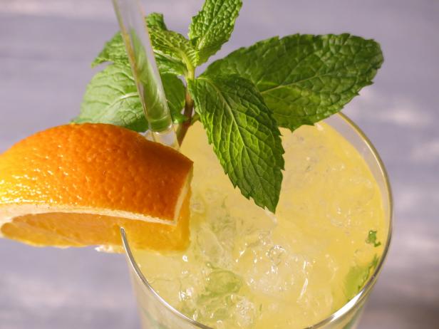 Orange-Vodka Herbal Cooler_image