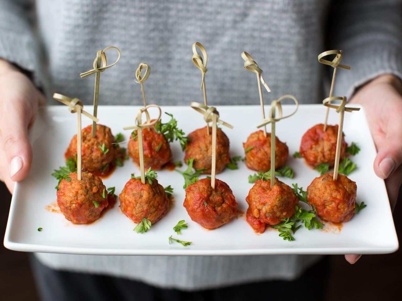 How to host a winning Super Bowl party — from food to décor