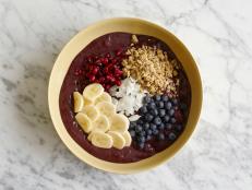CC ACAI BREAKFAST BOWL
Cooking Channel
Unsweetened Frozen Acai Puree, Banana, Blueberries, Honey, Granola, Pomegranate
Seeds, Unsweetened Coconut Flakes