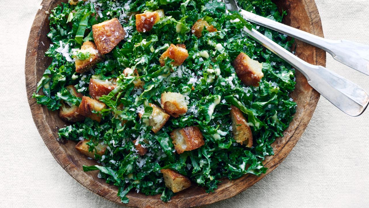 https://food.fnr.sndimg.com/content/dam/images/food/fullset/2014/12/19/3/FNM_010115-Kale-Caesar-Salad-Recipe_s4x3.jpg.rend.hgtvcom.1280.720.suffix/1420220438864.jpeg