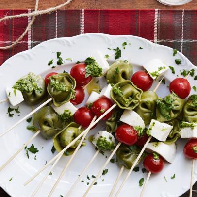 The Never Ending Pasta Bowl Returns to Olive Garden October 3 to November  20, 2022, FN Dish - Behind-the-Scenes, Food Trends, and Best Recipes :  Food Network