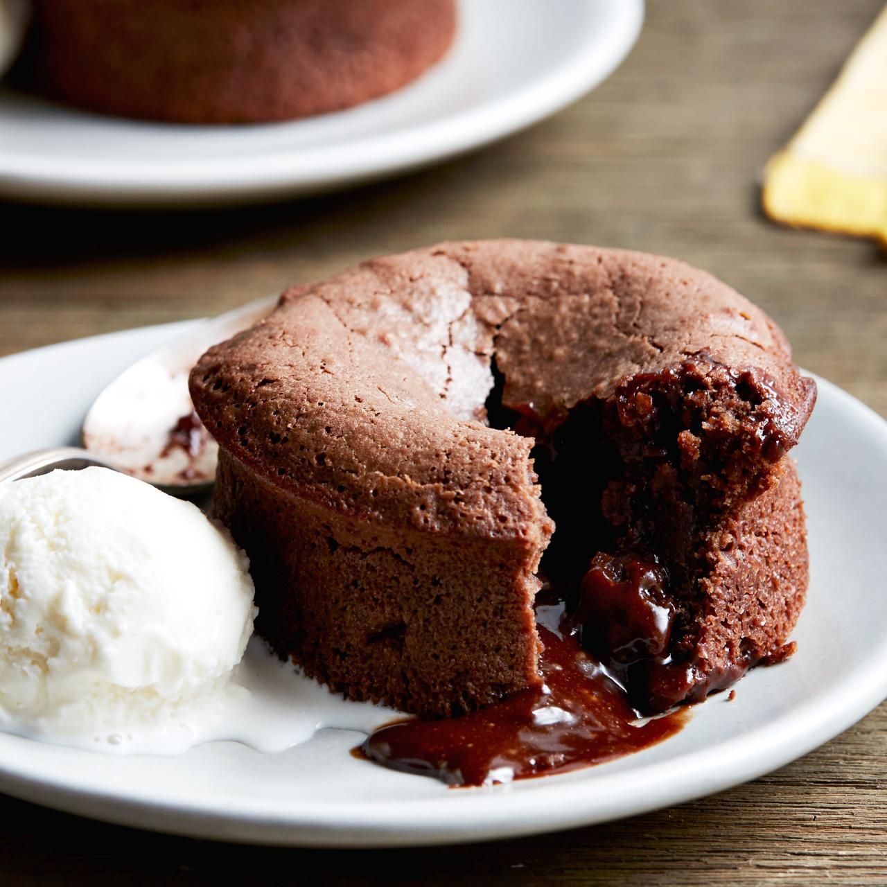 Ad* cooking a lava cake in a Sur La Table Kitchen Essentials Air
