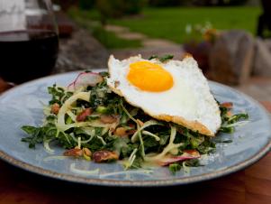 GI1505H_Italian-Kale-Slaw-with-Sunny-Side-Up-Eggs_s4x3
