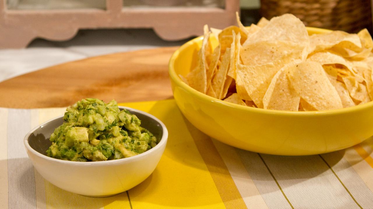 Simple and Fresh Guacamole