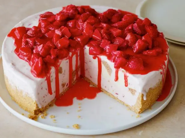 Creamy Frozen Strawberry Cheesecake