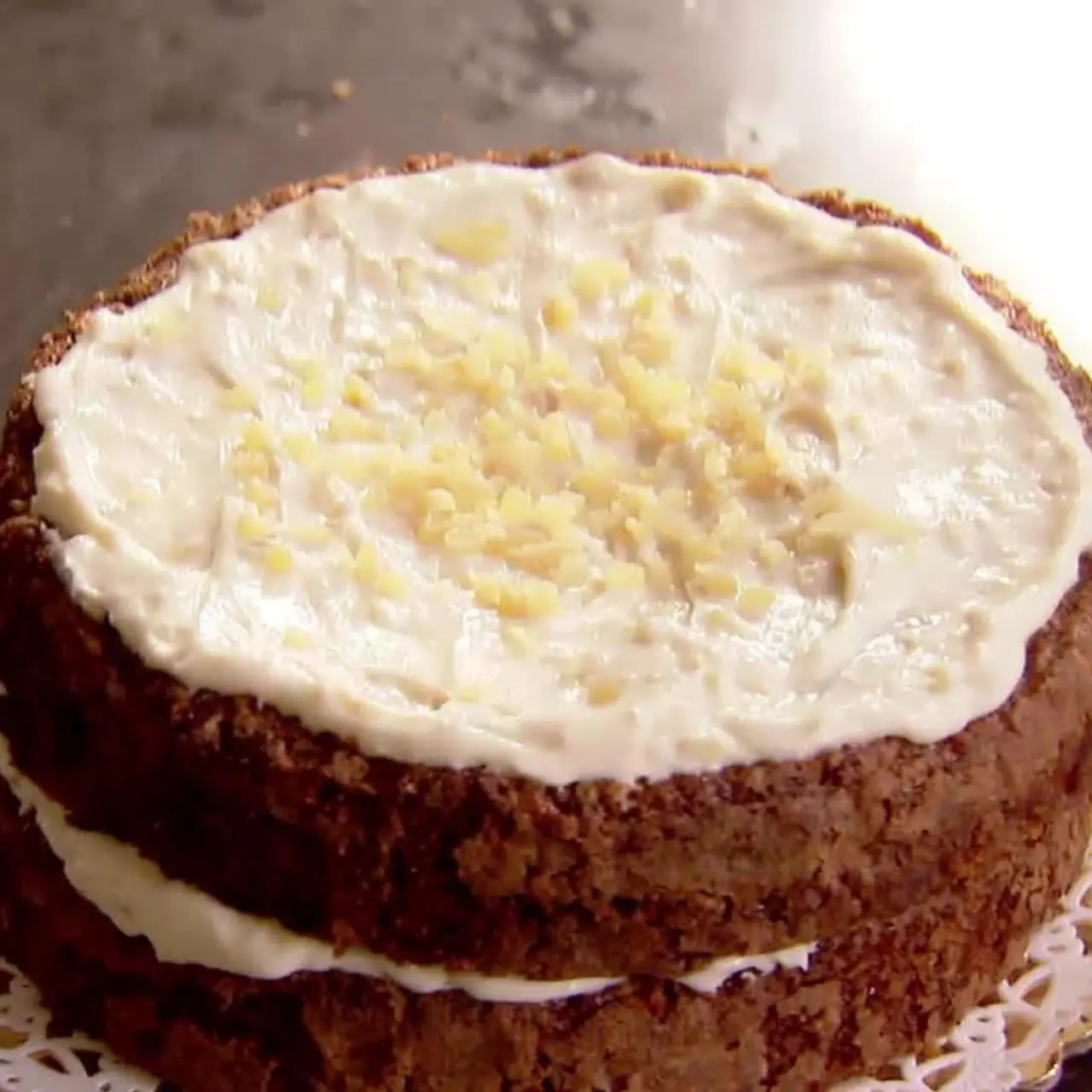 https://food.fnr.sndimg.com/content/dam/images/food/fullset/2014/3/14/0/BX1005H_Carrot-Cake-with-Ginger-Mascarpone-Frosting_s4x3.jpg.rend.hgtvcom.1280.1280.suffix/1394831322538.webp