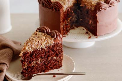 https://food.fnr.sndimg.com/content/dam/images/food/fullset/2014/3/18/0/FNK_German-Chocolate-Cake-Slice_s4x3.jpg.rend.hgtvcom.406.271.suffix/1396383143215.jpeg