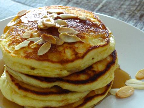 Gluten-Free Honey-Nuts-n-Oats Pancakes