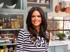 Read an exclusive interview with Food Network's Katie Lee to learn her top tips for easy, enjoyable summertime entertaining.