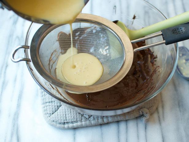 Making Dark Chocolate Pudding