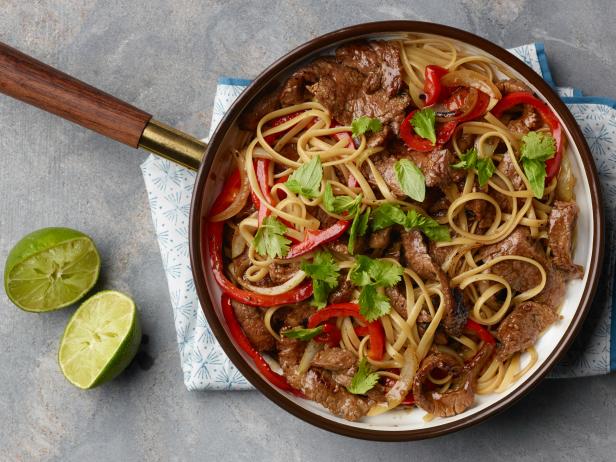 Ree Drummond's Thai Beef with Peppers for, LESSONS FROM GRANDMA/MICROWAVE VEGGIES/CHICKEN SOUP, as seen on Food Network's The Pioneer Woman. Episode: 16 Minute Meals Around the World