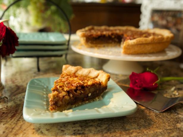 Chocolate Bourbon Pecan Pie_image