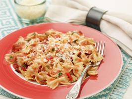 Bow-Tie Pasta with Tomato and Roasted Red Pepper Sauce