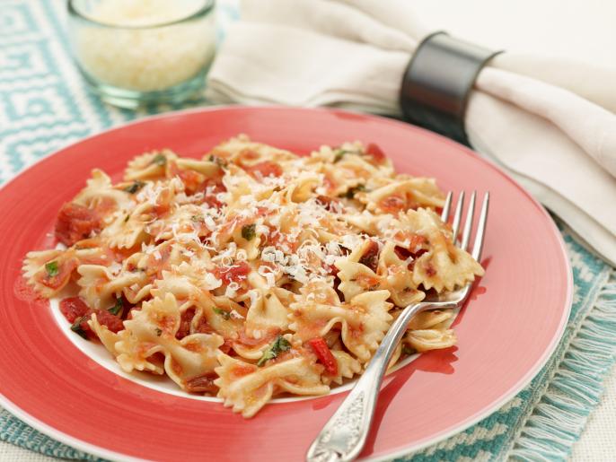 Bowtie Pasta with Tomato and Roasted Red Pepper Sauce Recipe | Food ...