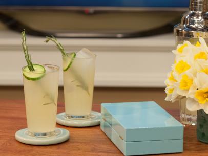 A "Geoffrey Zakarian Fizz" gin cocktail, as seen on the Food Network's The Kitchen, Season 2.