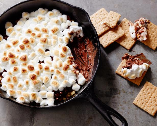 Mini Skillet S'mores - Southern Cast Iron