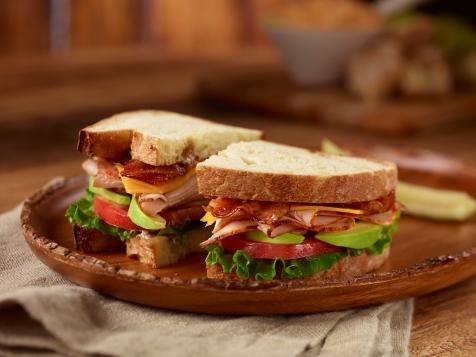 Ovengoldandreg; Turkey Avocado Sandwich with Bacon