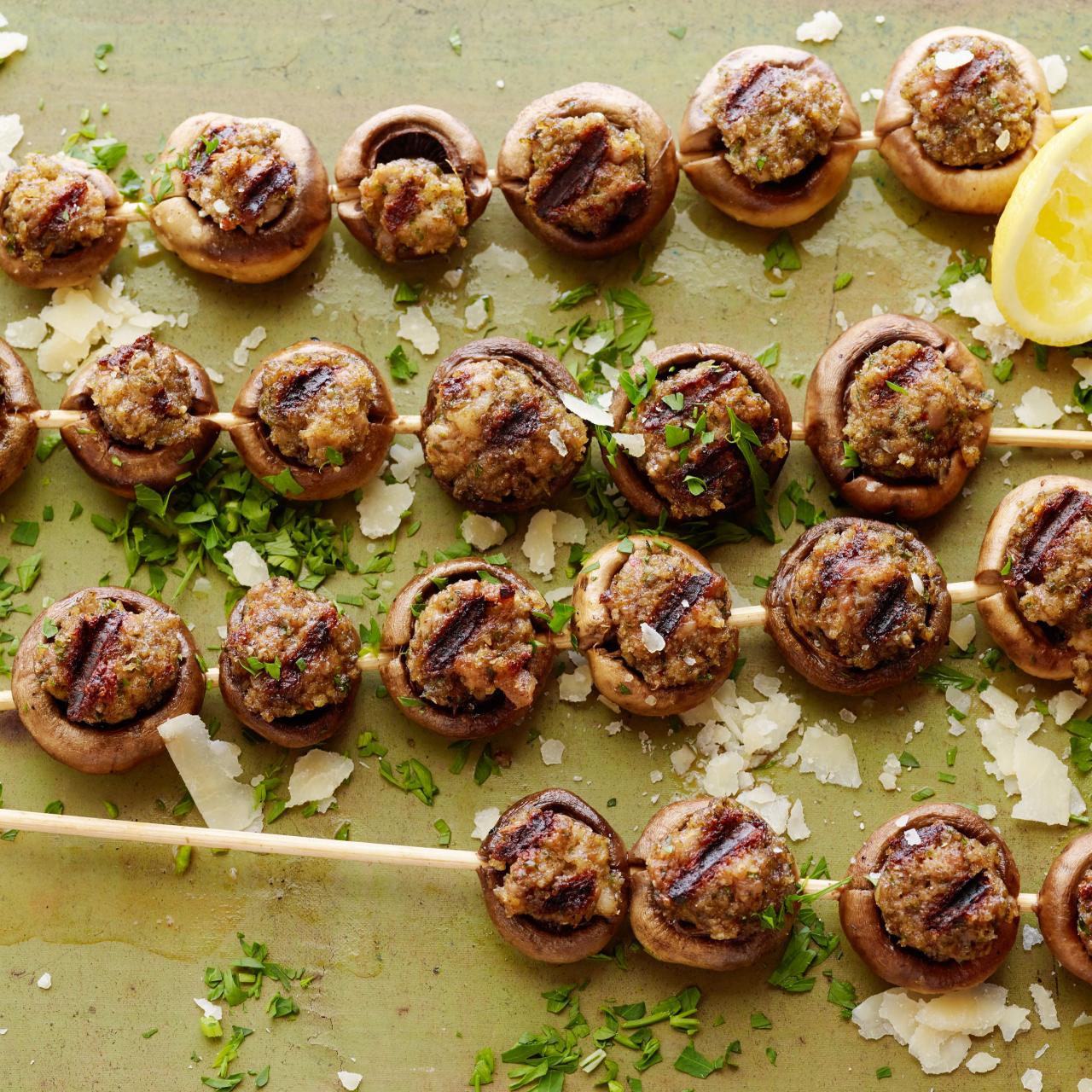 https://food.fnr.sndimg.com/content/dam/images/food/fullset/2014/5/23/0/FNK_Stuffed-Mushroom-Skewers_s4x3.jpg.rend.hgtvcom.1280.1280.suffix/1400857725792.jpeg