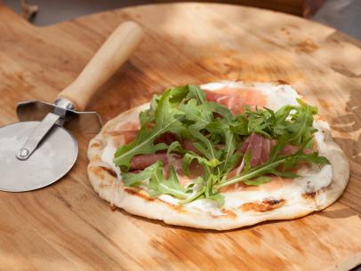 Katie Lee's Prosciutto and Arugula Pizza, as seen on Food Network's The Kitchen, Season 2.