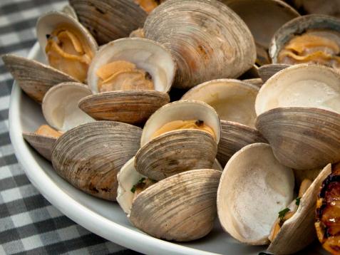 Easy Grilled Clams