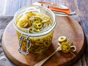 FNK-easy-pickled-jalapenos_s4x3