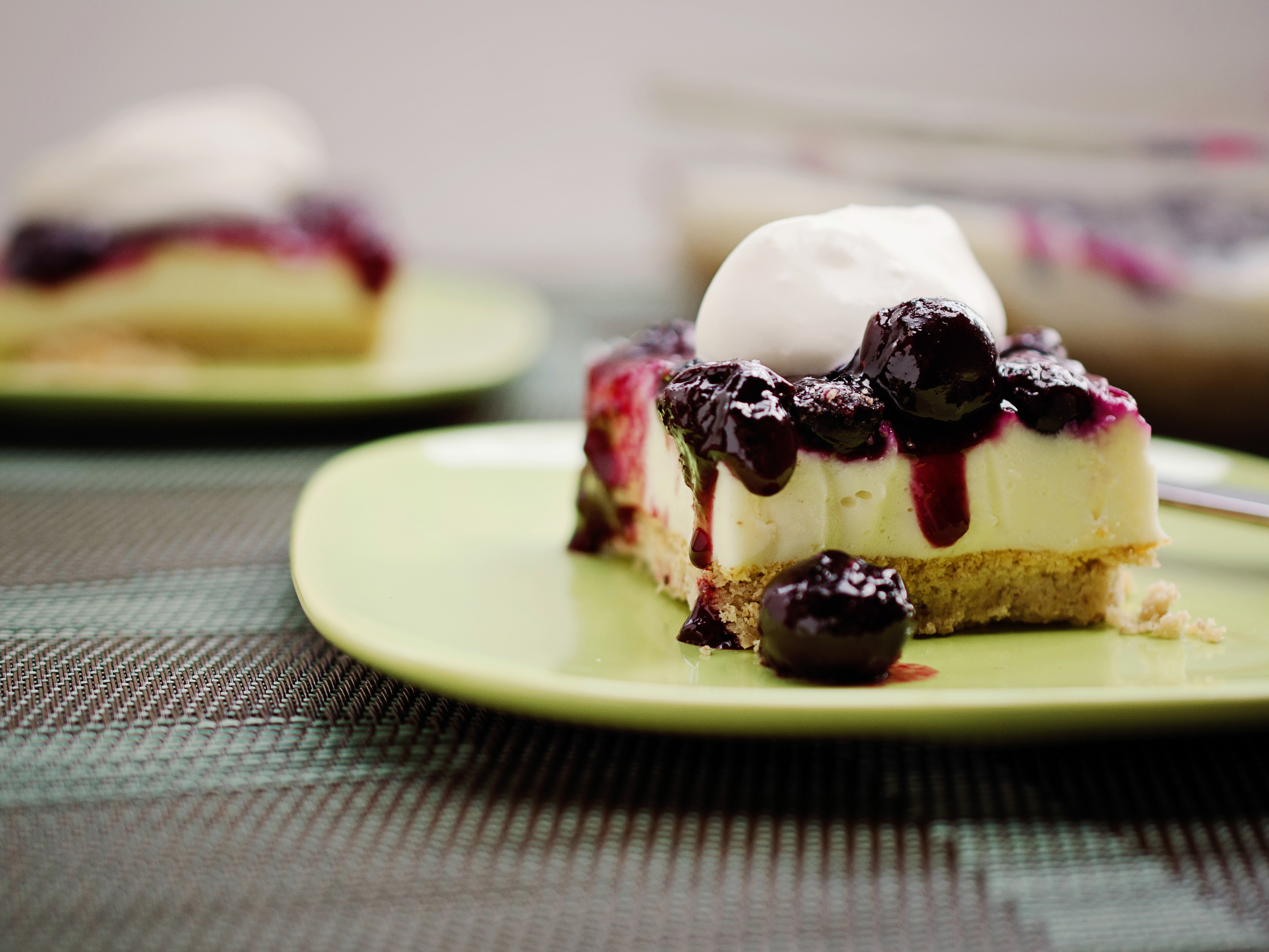 blueberry delight with pecan crust